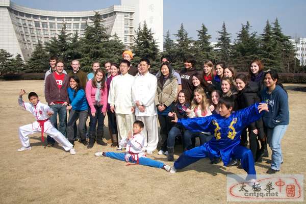 美国大学生来沪体验学习中国武术文化