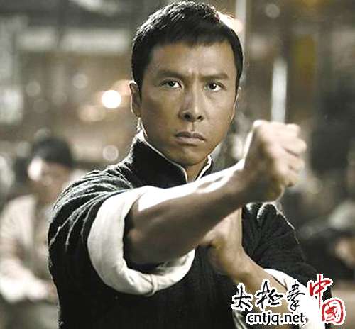 甄子丹推出书《甄功夫》 推广中国武术