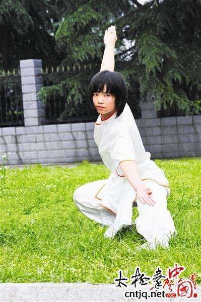 高考"小女侠"文武双全 立志做会武术外交官