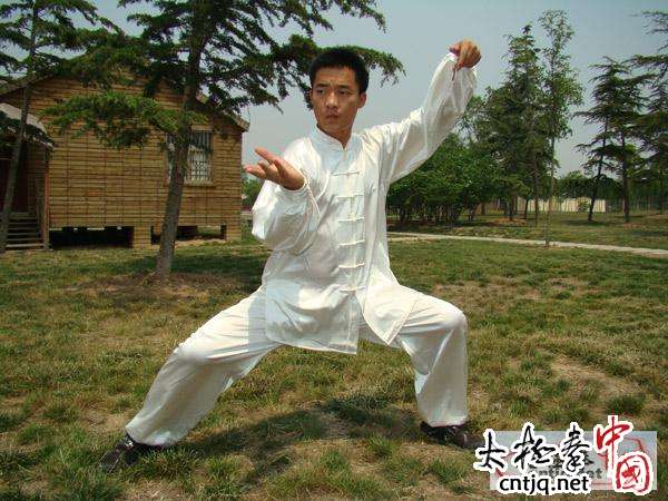 洛社有个老板太极拳团 免费教拳