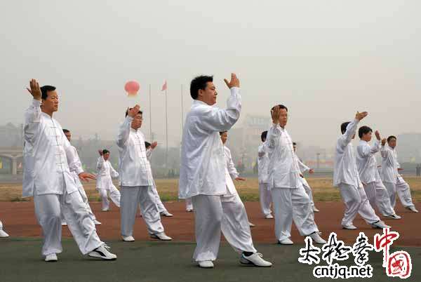 太极拳练习中的通病和纠正方法