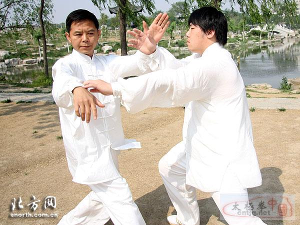 北方网《津武门》欢迎泰拳高手挑战中国武术